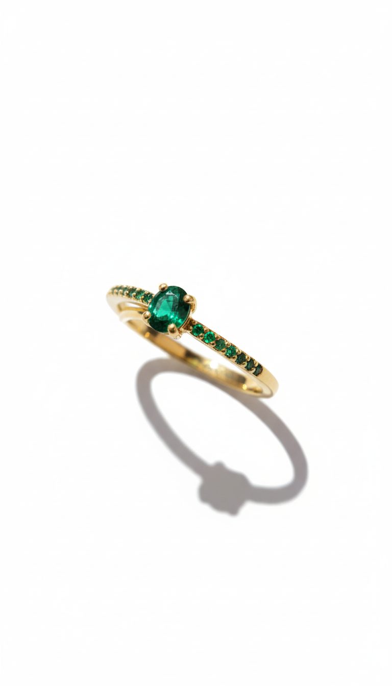 Anel Solitário Verde Banhado a Ouro