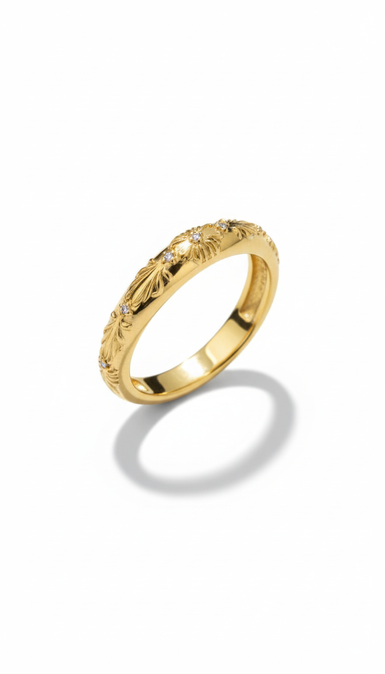 Anel Floral Banhado a Ouro com Detalhes em Zircônias