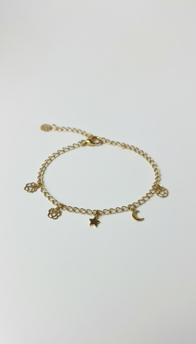 Pulseira Dourada com Pingentes de Estrelas, Lua e Rosas