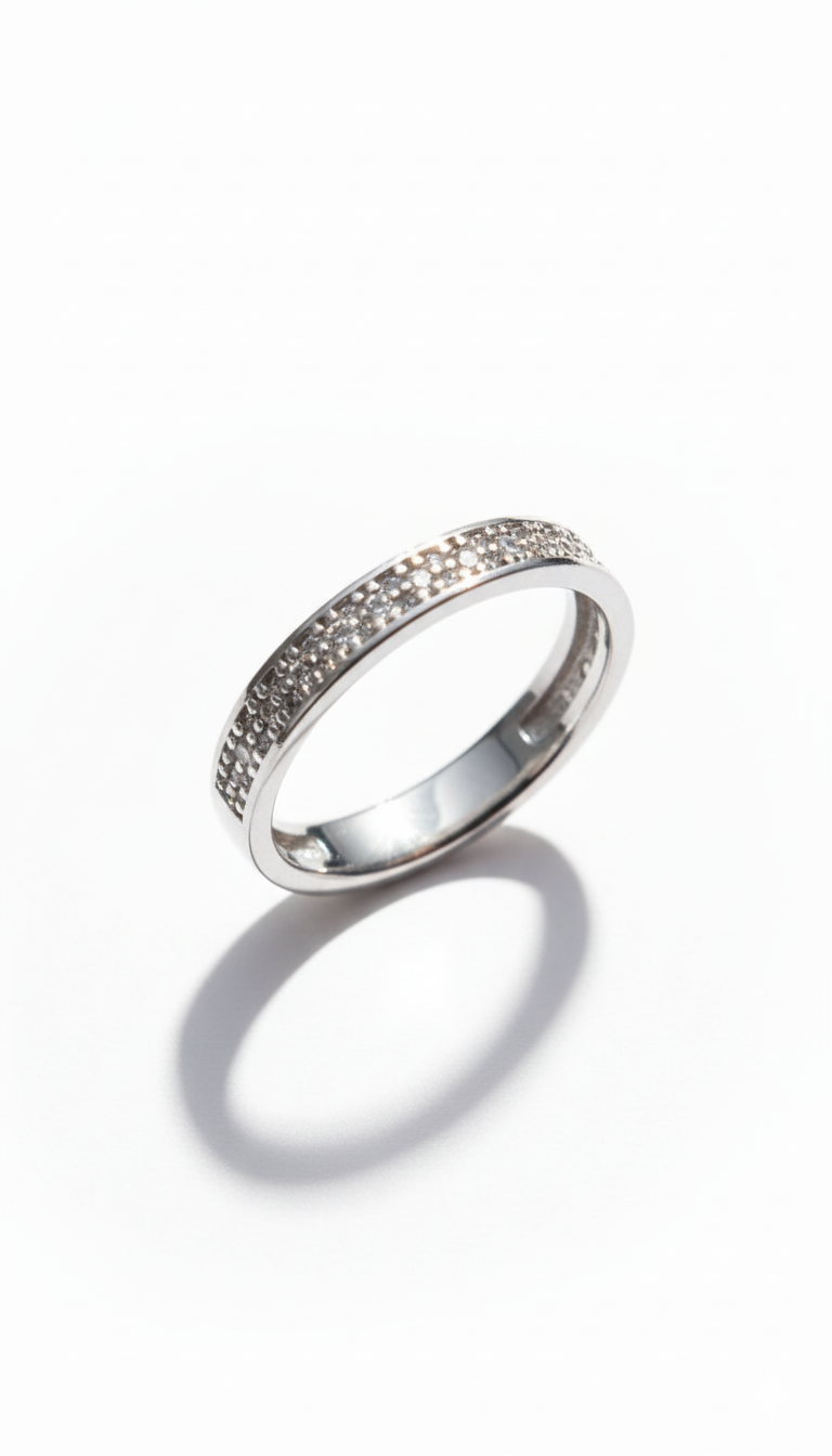 Anel Cravejado Banhado a Ródio