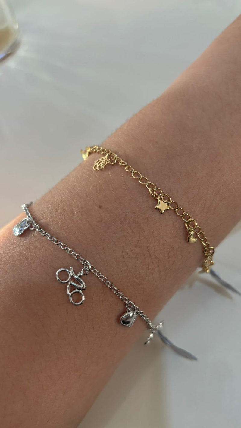 Pulseira Dourada com Pingentes de Estrelas, Lua e Rosas