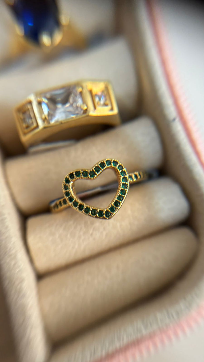 Anel Coração Zircônia Verde Banhado a Ouro