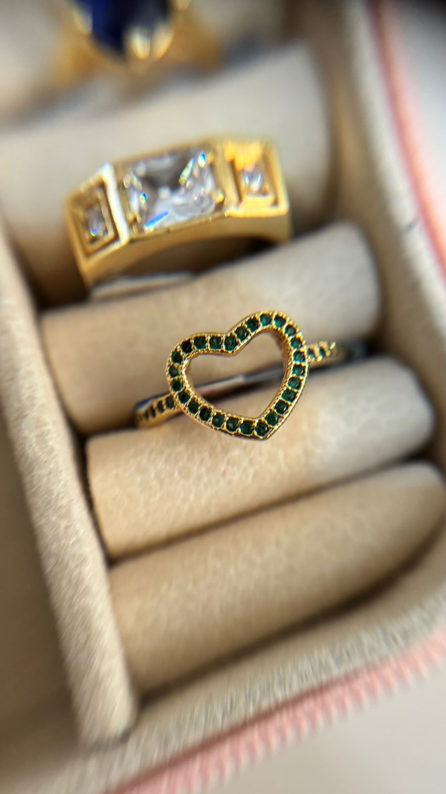 Anel Coração Zircônia Verde Banhado a Ouro