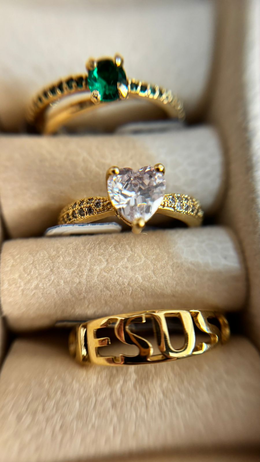 Anel Solitário Coração Cristal Banhado a Ouro