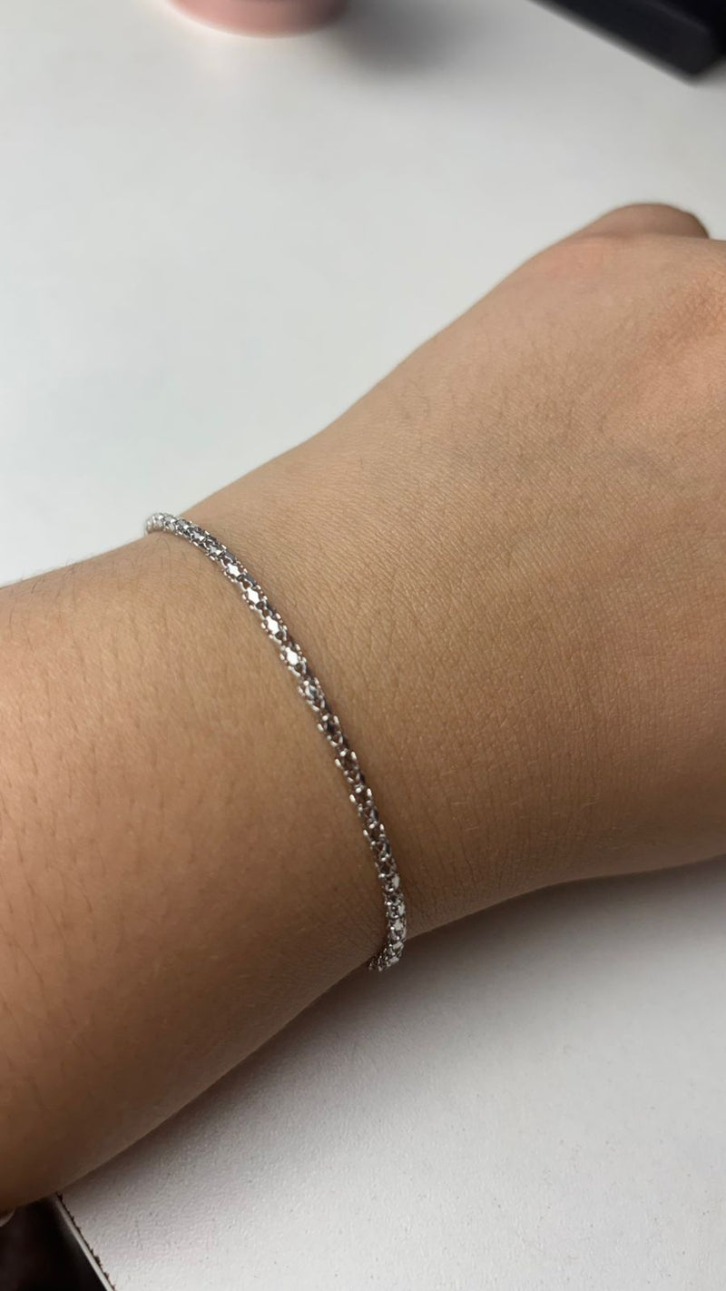 Pulseira Banhada a Ródio Lisa com Brilho Delicado